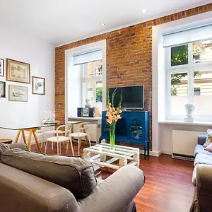 https://tyzenhauz-apartments-comfort.krakowhotelspoland.com