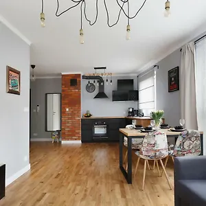 Apartment Short, Danzig